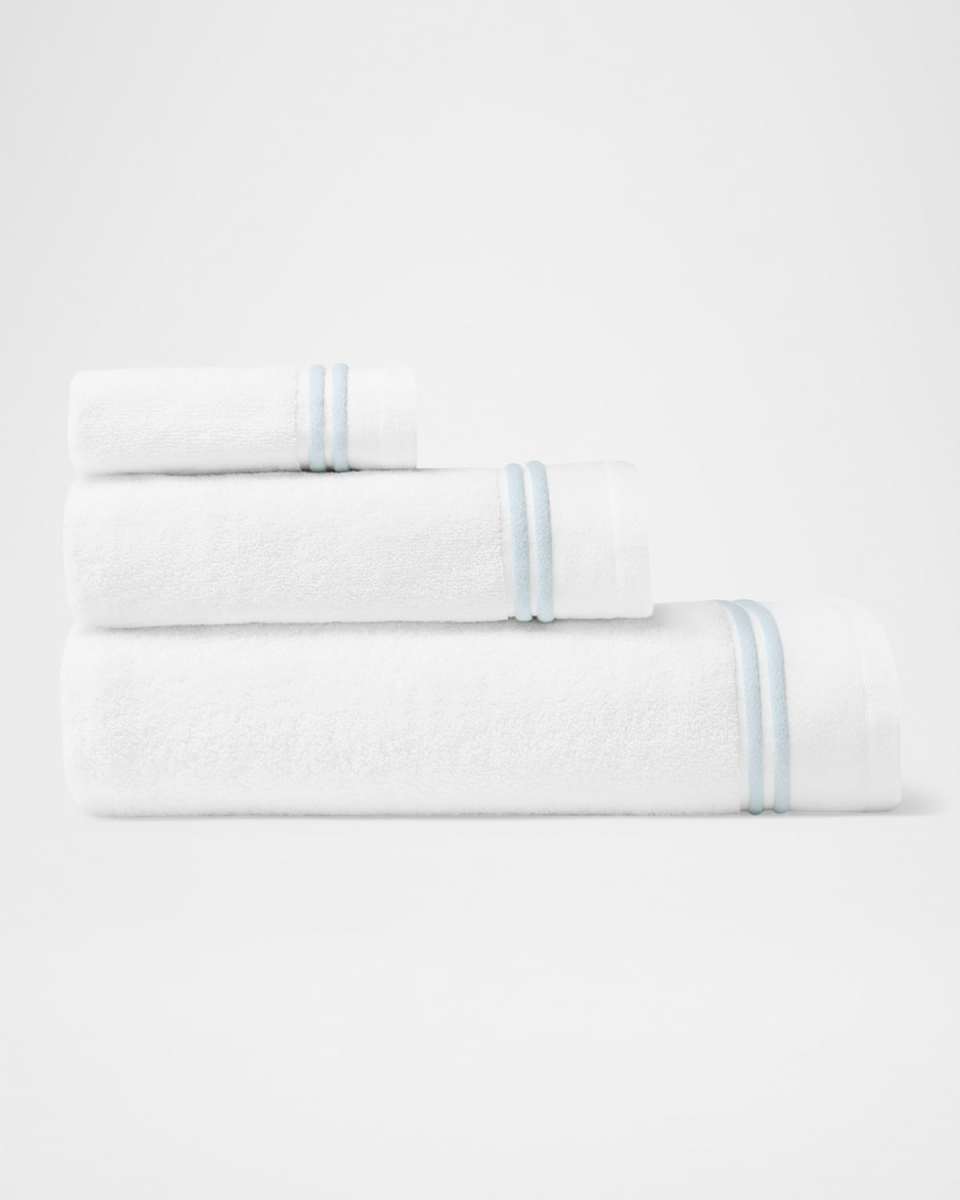 Aura Nuova Washcloth